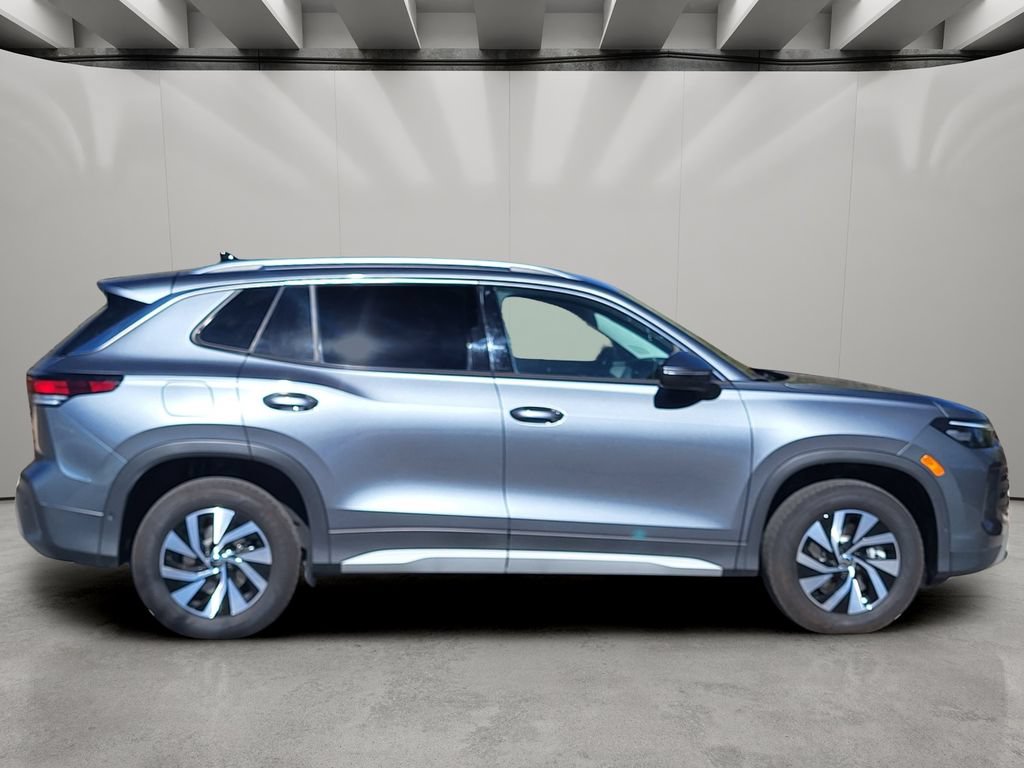 New 2025 Volkswagen Tiguan S AWD/4WD image 4