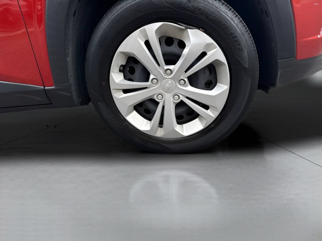 Used 2024 Chevrolet Trax LS FWD image 2