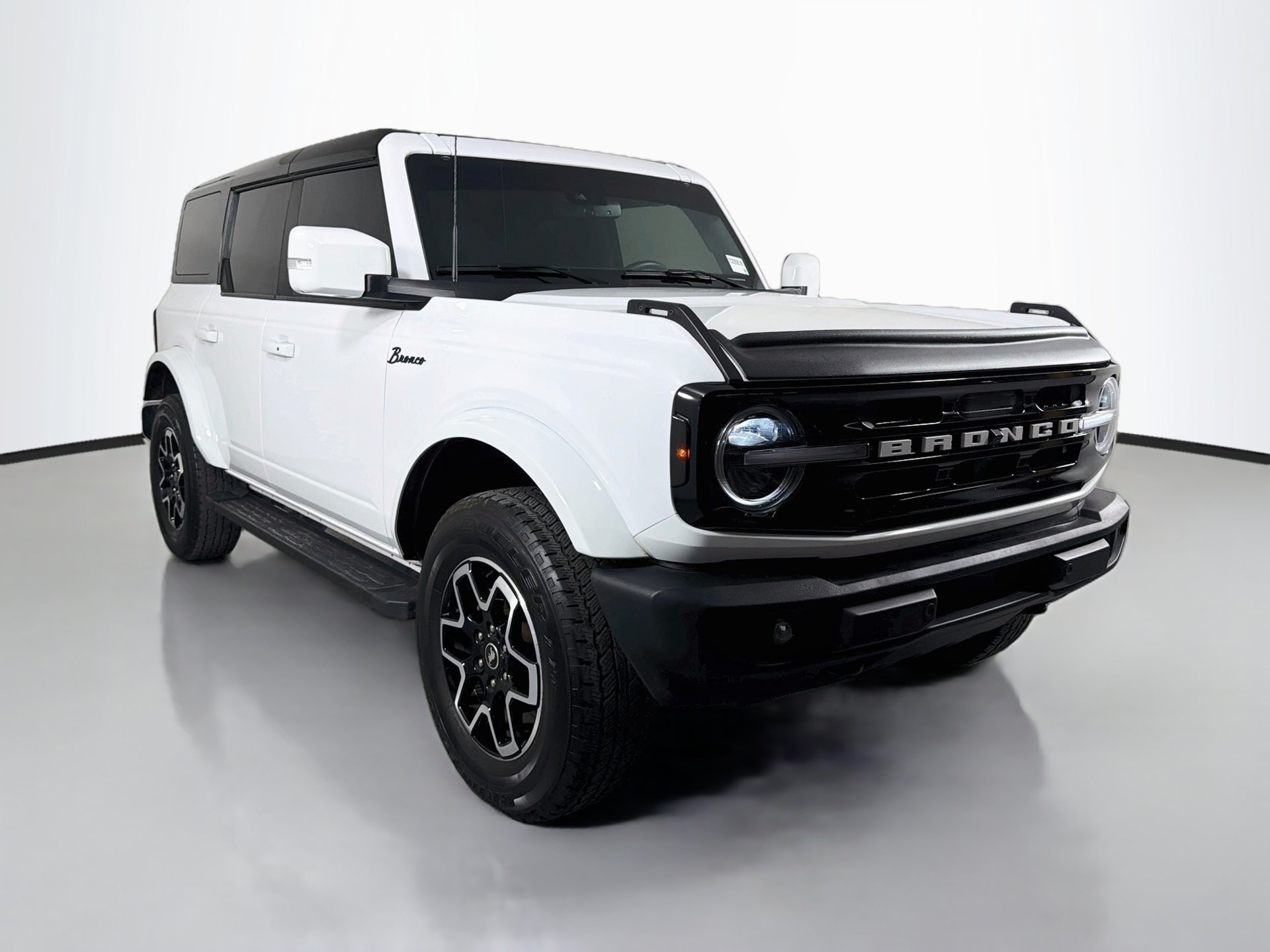 Used 2024 Ford Bronco Outer Banks AWD/4WD image 3