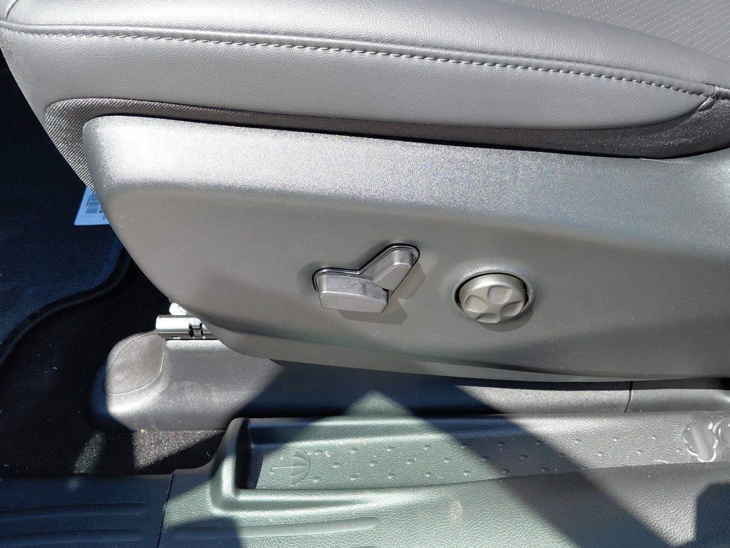 New 2026 Chrysler Pacifica Select AWD/4WD image 28