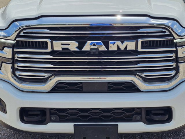 Used 2026 RAM 2500 Laramie AWD/4WD image 3