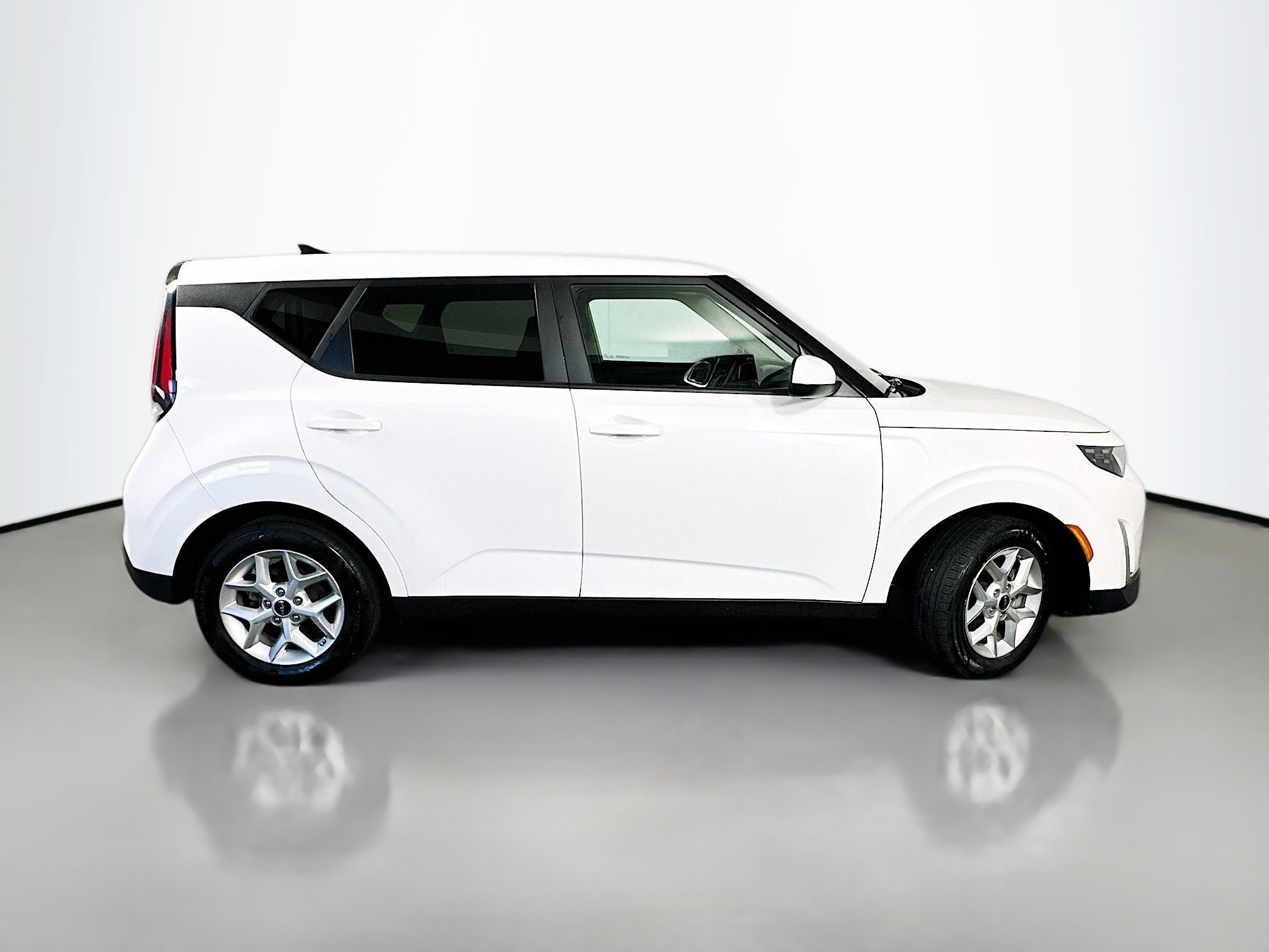 Certified 2024 Kia Soul LX w/ Option Group 015 FWD image 8