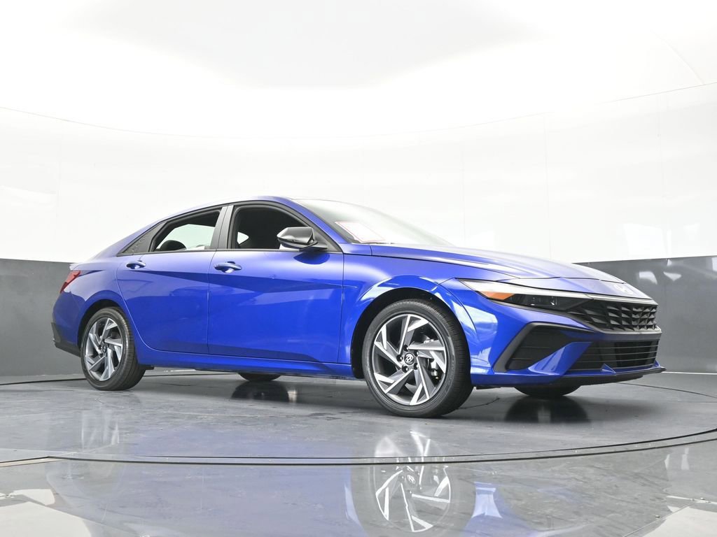 Used 2025 Hyundai Elantra Sport image 54