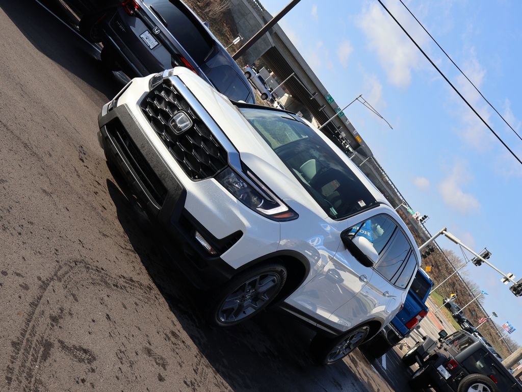 Certified 2023 Honda Passport EX-L image 3