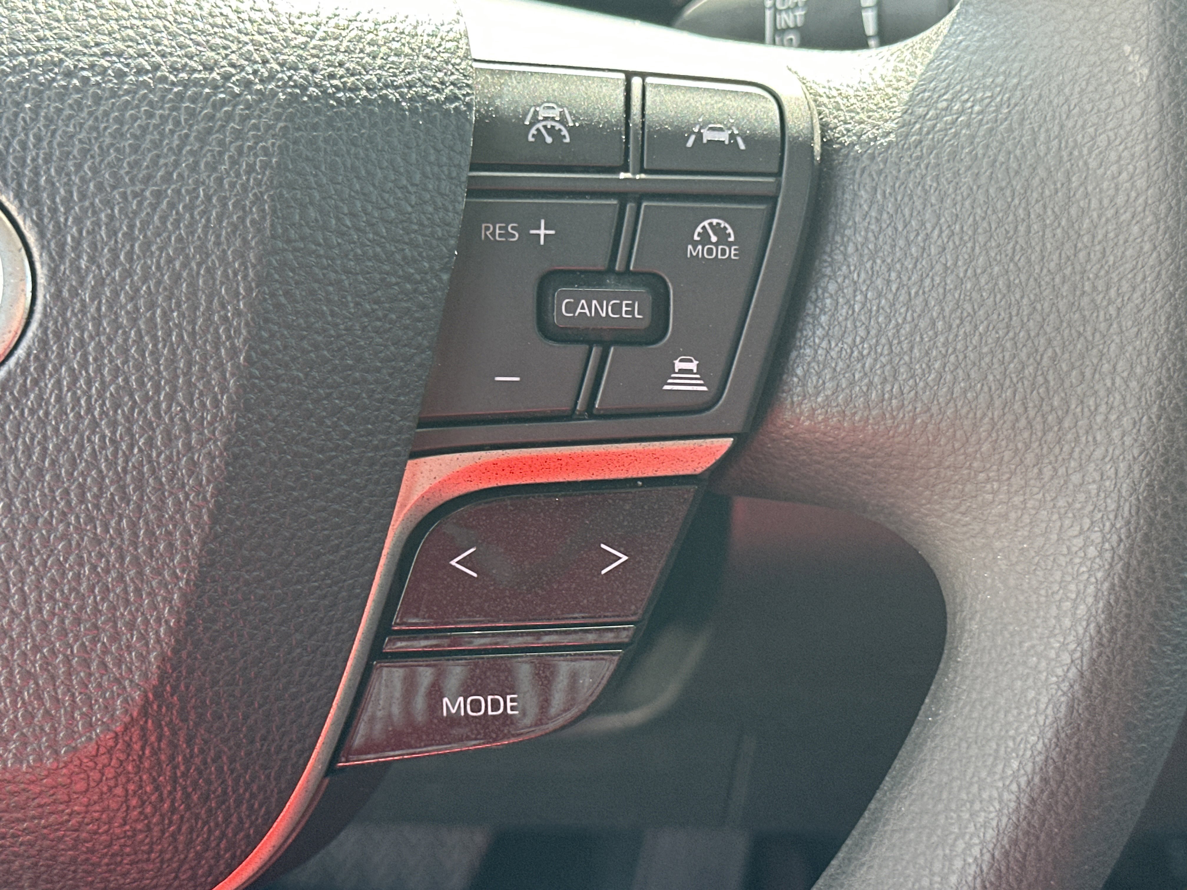 Used 2025 Toyota Camry LE image 25