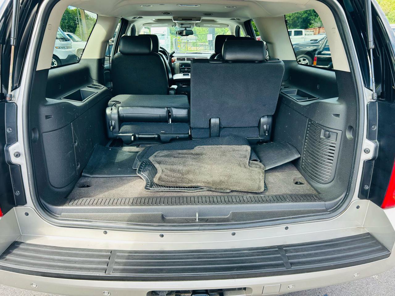 Used 2009 GMC Yukon XL SLT RWD image 31