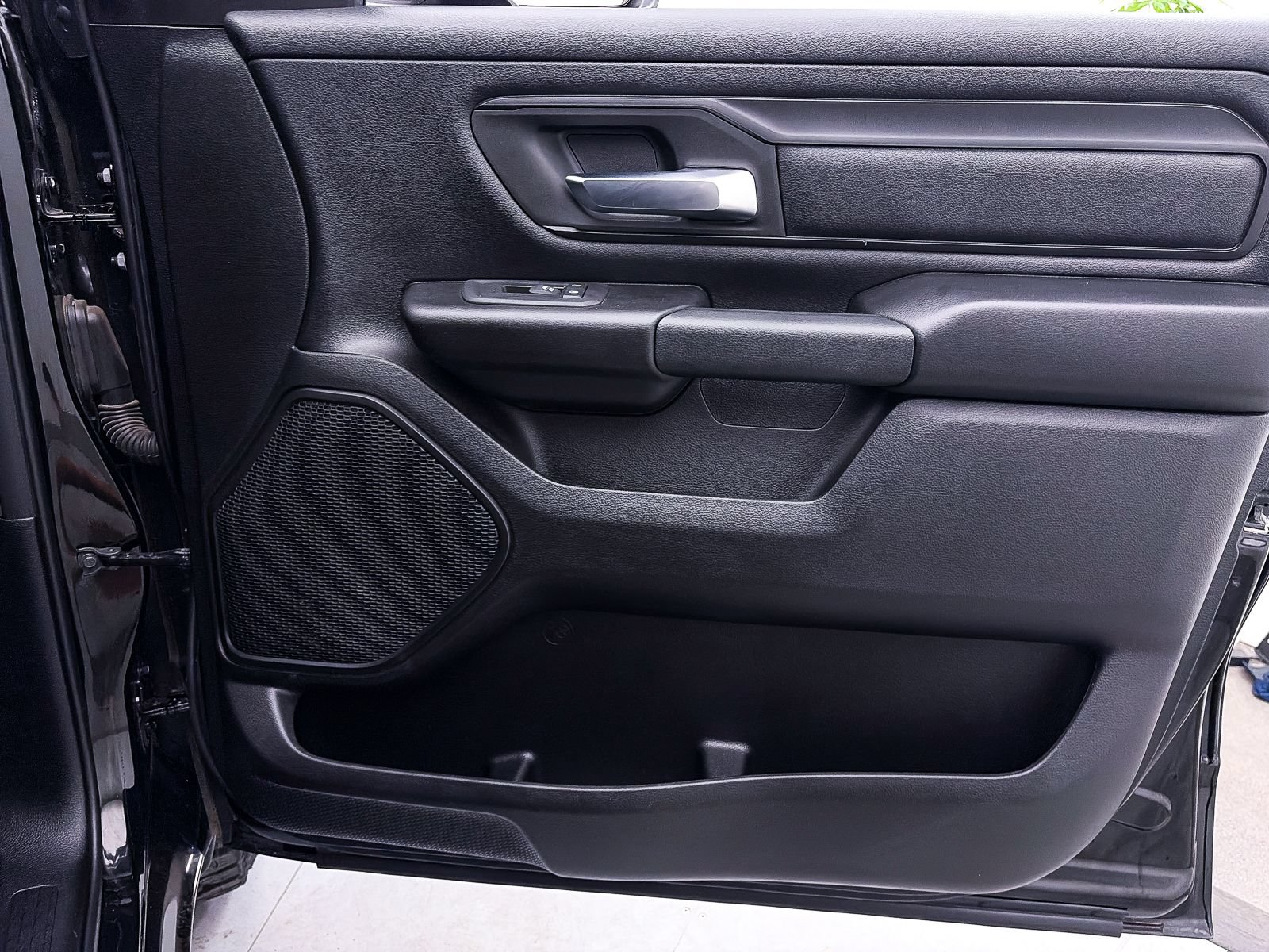 Used 2025 RAM 1500 Warlock AWD/4WD image 37