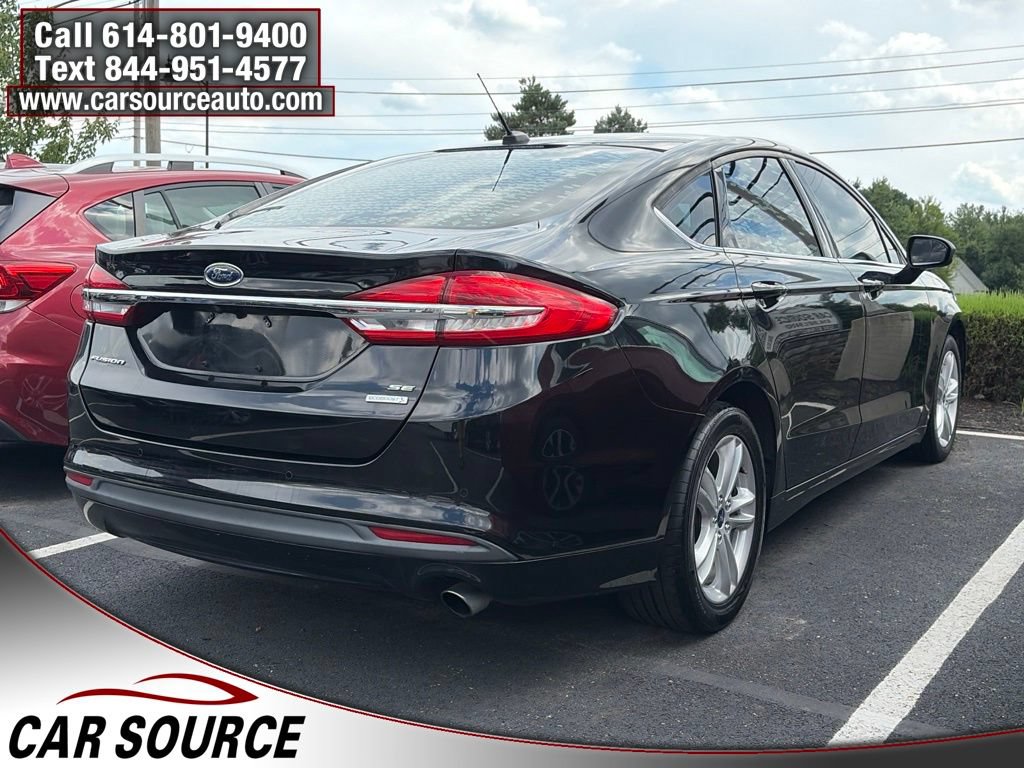 Used 2018 Ford Fusion SE w/ Fusion SE Technology Package FWD image 4