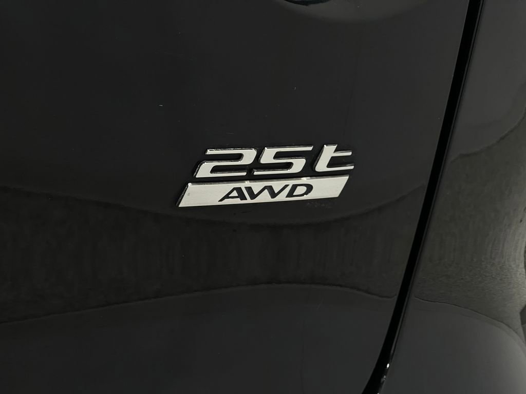 Used 2020 Jaguar F-PACE Premium image 42