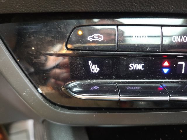 Used 2021 Buick Envision Essence w/ Sport Touring Package AWD/4WD image 8