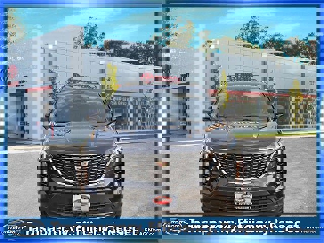 Used 2023 Cadillac XT4 Luxury w/ Cold Weather Package image 8