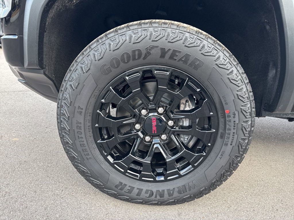 New 2026 GMC Canyon Elevation w/ Convenience Package RWD image 32