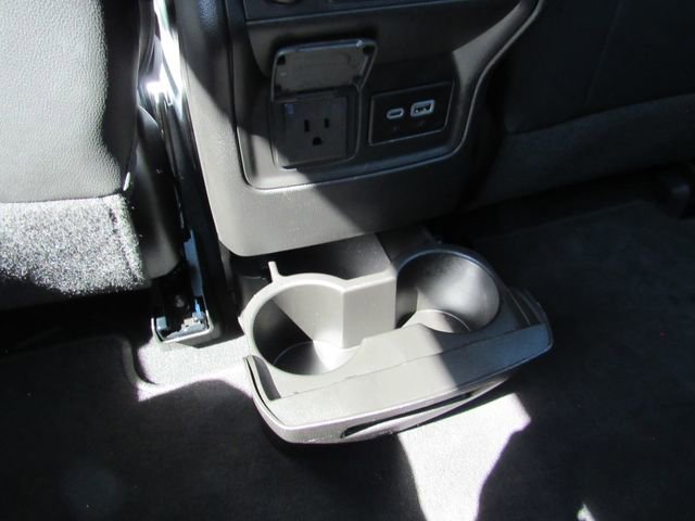 Used 2023 GMC Acadia SLT w/ Preferred Package AWD/4WD image 29