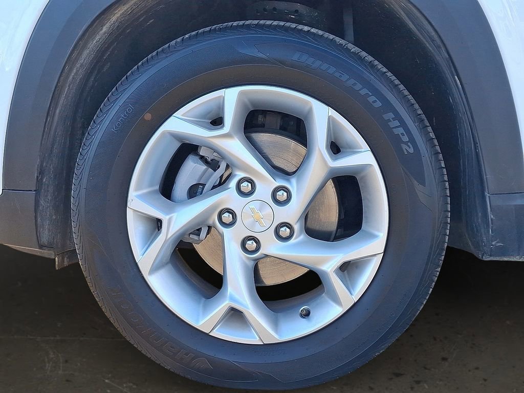 Used 2025 Chevrolet Trax LS w/ LS Convenience Package image 9