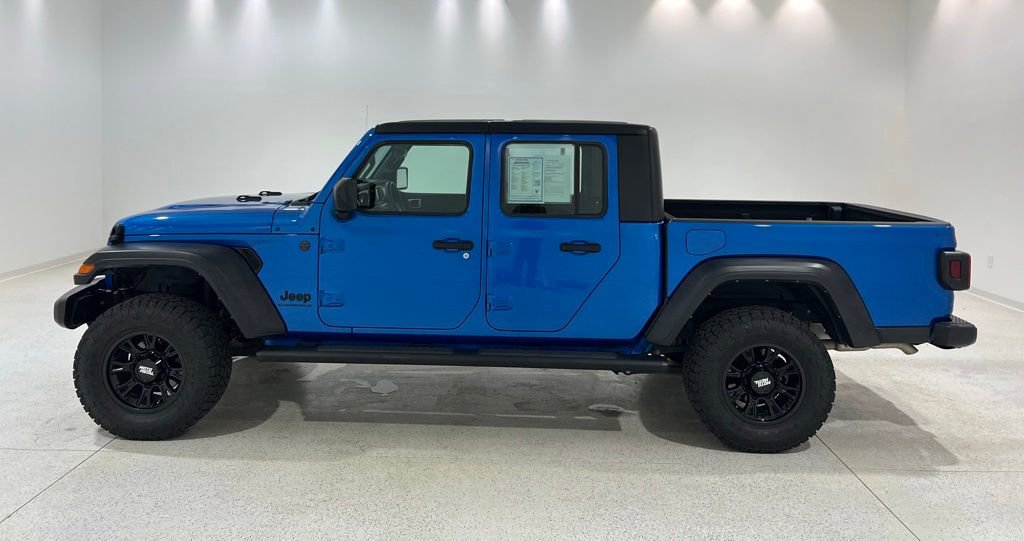 Used 2023 Jeep Gladiator Sport w/ Trailer Tow Package AWD/4WD image 2