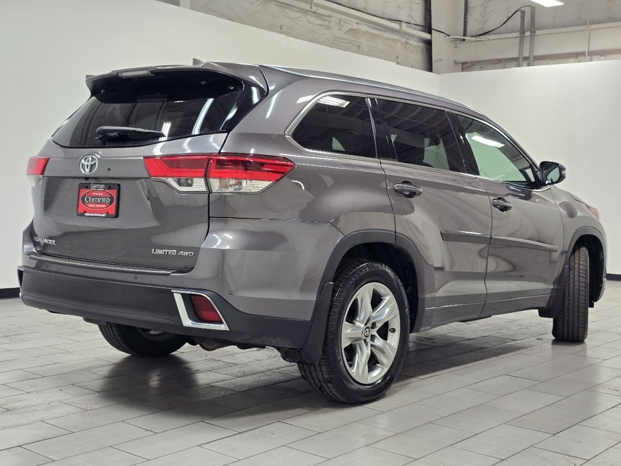 Certified 2019 Toyota Highlander Limited w/ Protection Package #3 image 17