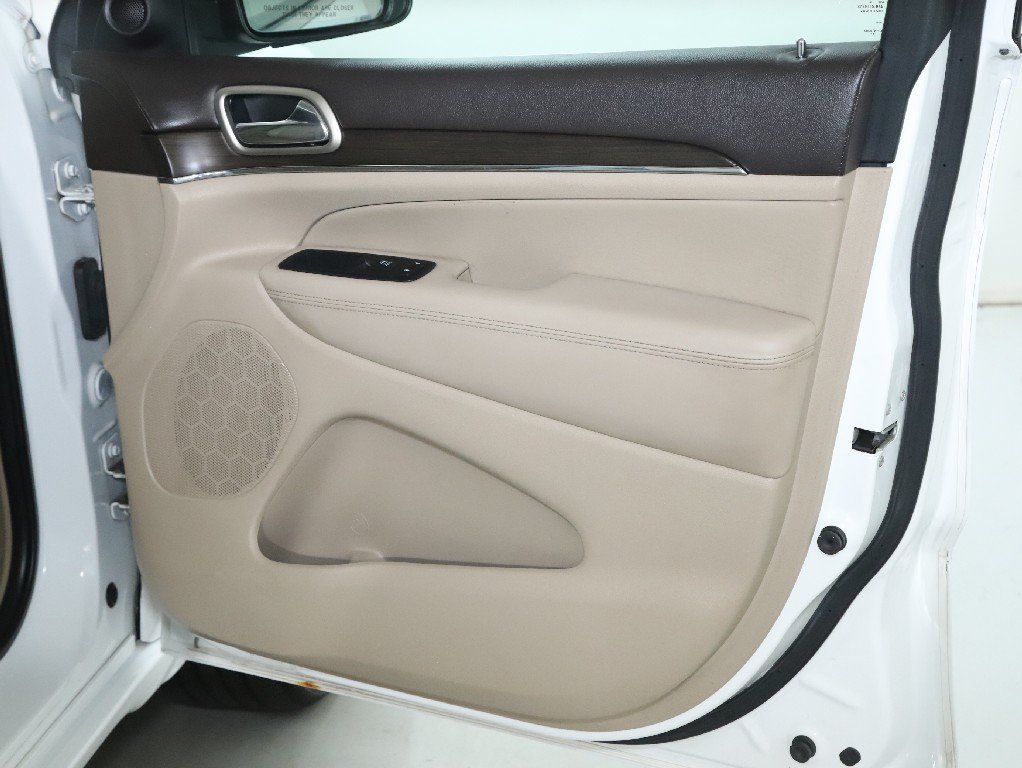 Used 2017 Jeep Grand Cherokee Overland AWD/4WD image 34