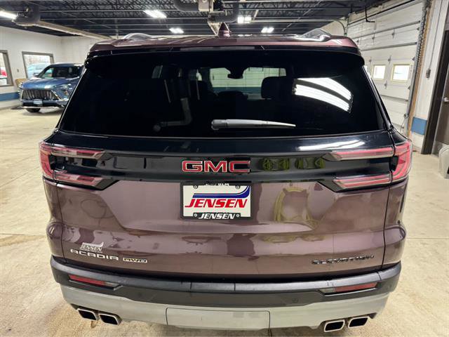 Used 2025 GMC Acadia Elevation AWD/4WD image 5