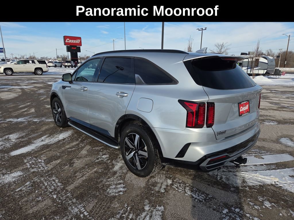 Used 2022 Kia Sorento S w/ Panoramic Sunroof Package image 3