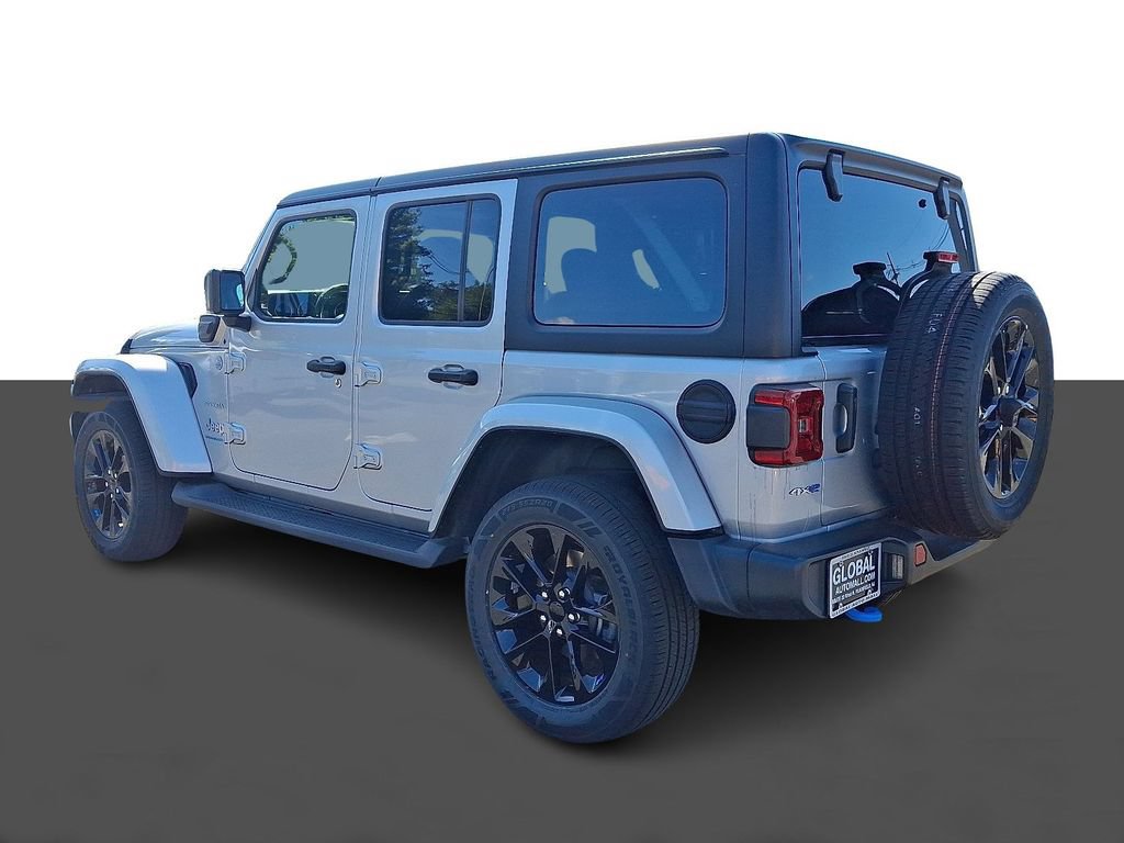 Used 2023 Jeep Wrangler Unlimited Sahara w/ Cold Weather Group AWD/4WD image 5