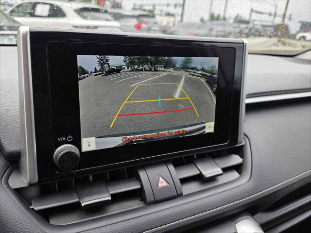 Used 2025 Toyota RAV4 XLE AWD/4WD image 29