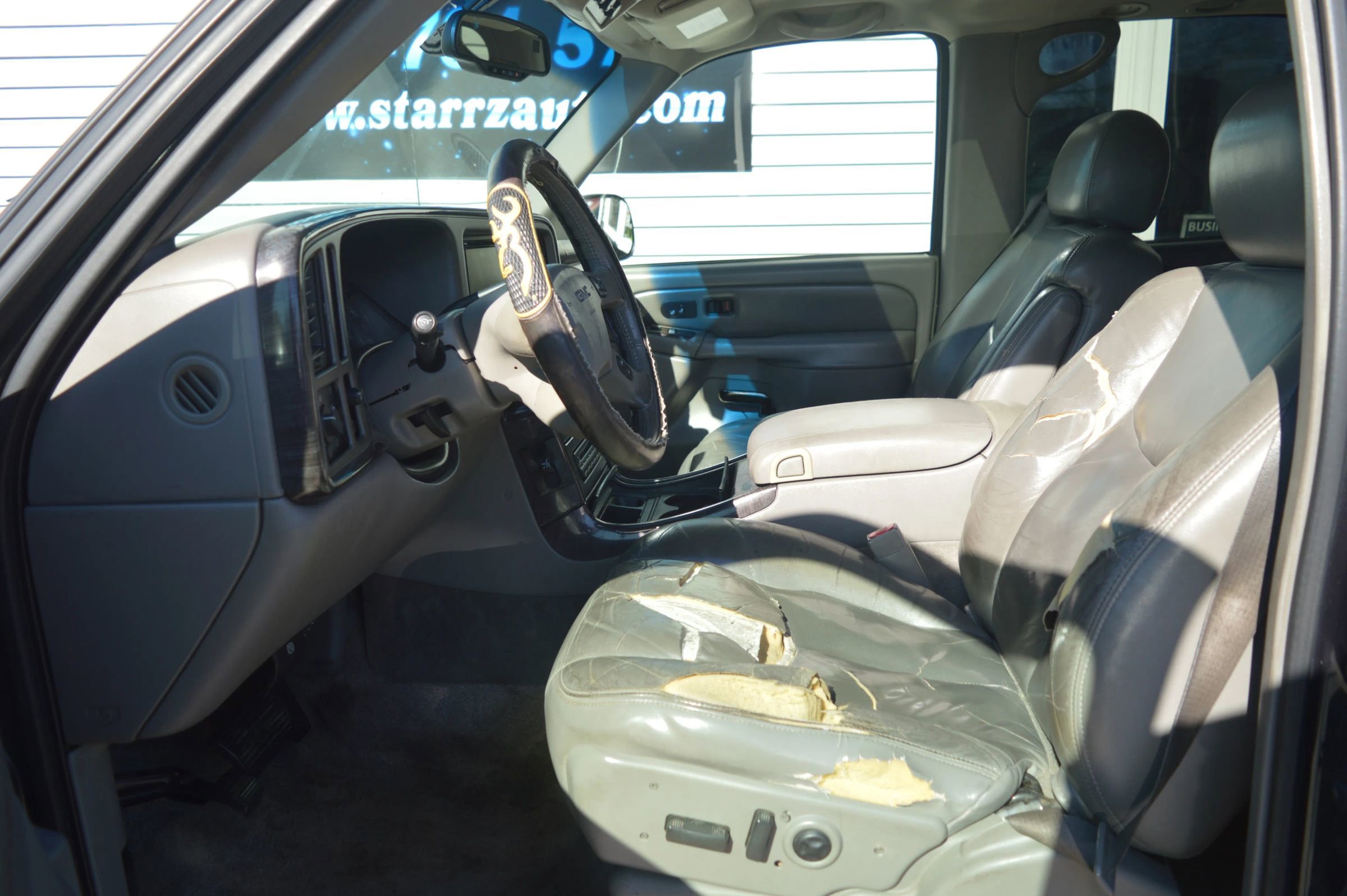 Used 2003 GMC Yukon Denali image 10