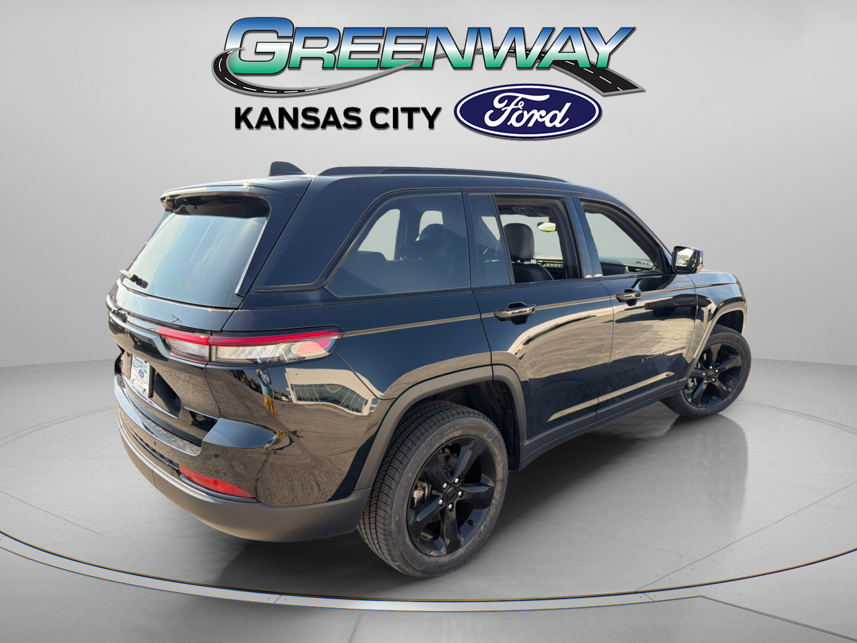 Used 2023 Jeep Grand Cherokee Altitude AWD/4WD image 8