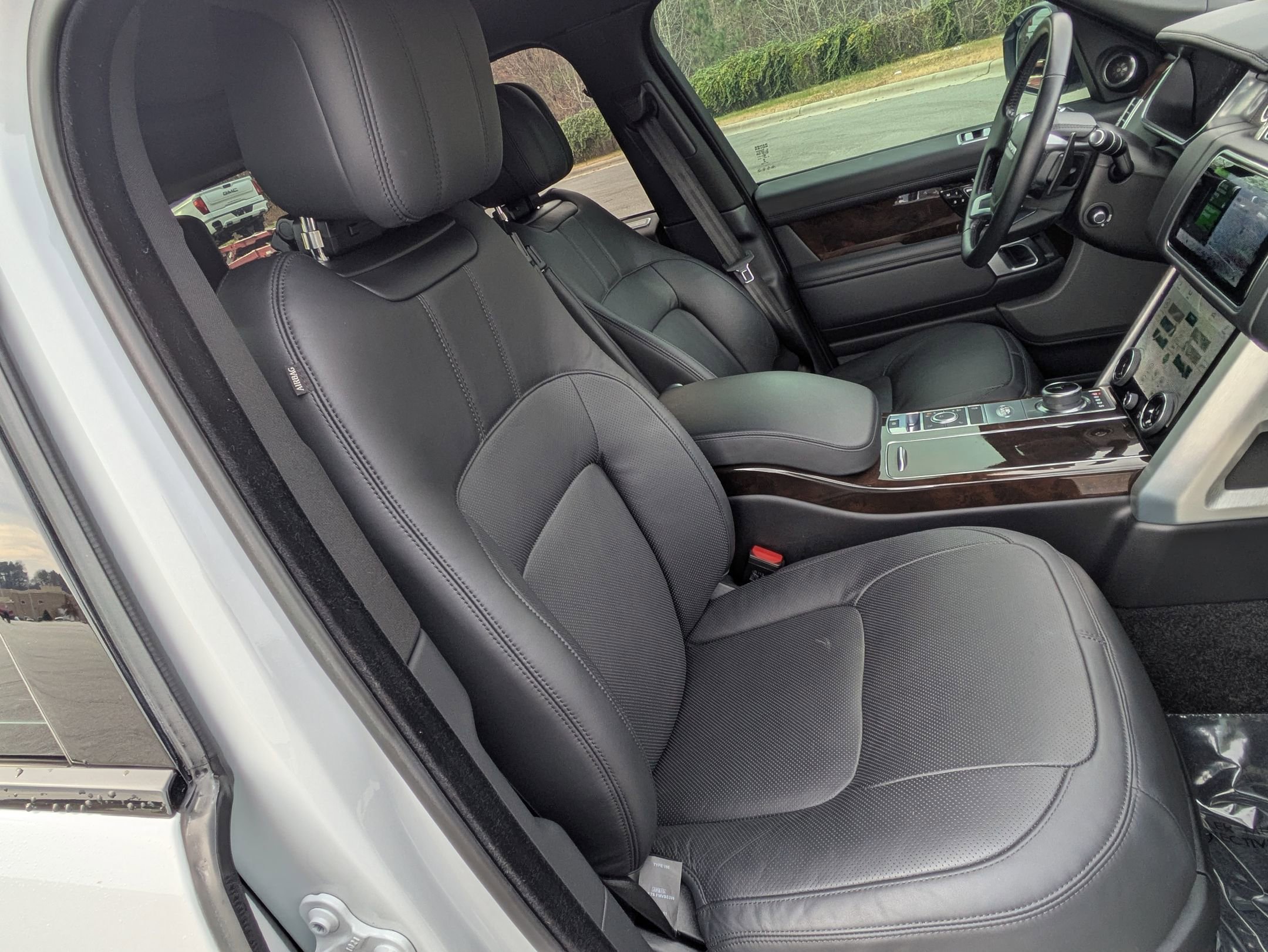 Certified 2022 Land Rover Range Rover P525 Westminster Edition image 30