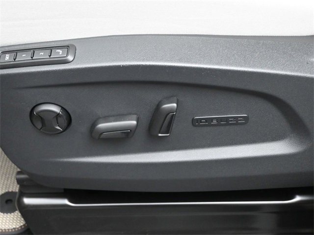 New 2025 Volkswagen ID. Buzz 1st Edition image 18