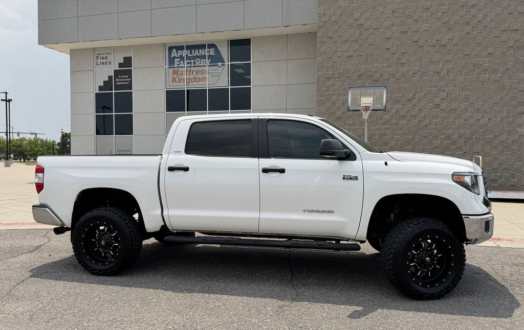 Used 2018 Toyota Tundra SR5 w/ SR5 Upgrade Package AWD/4WD image 5