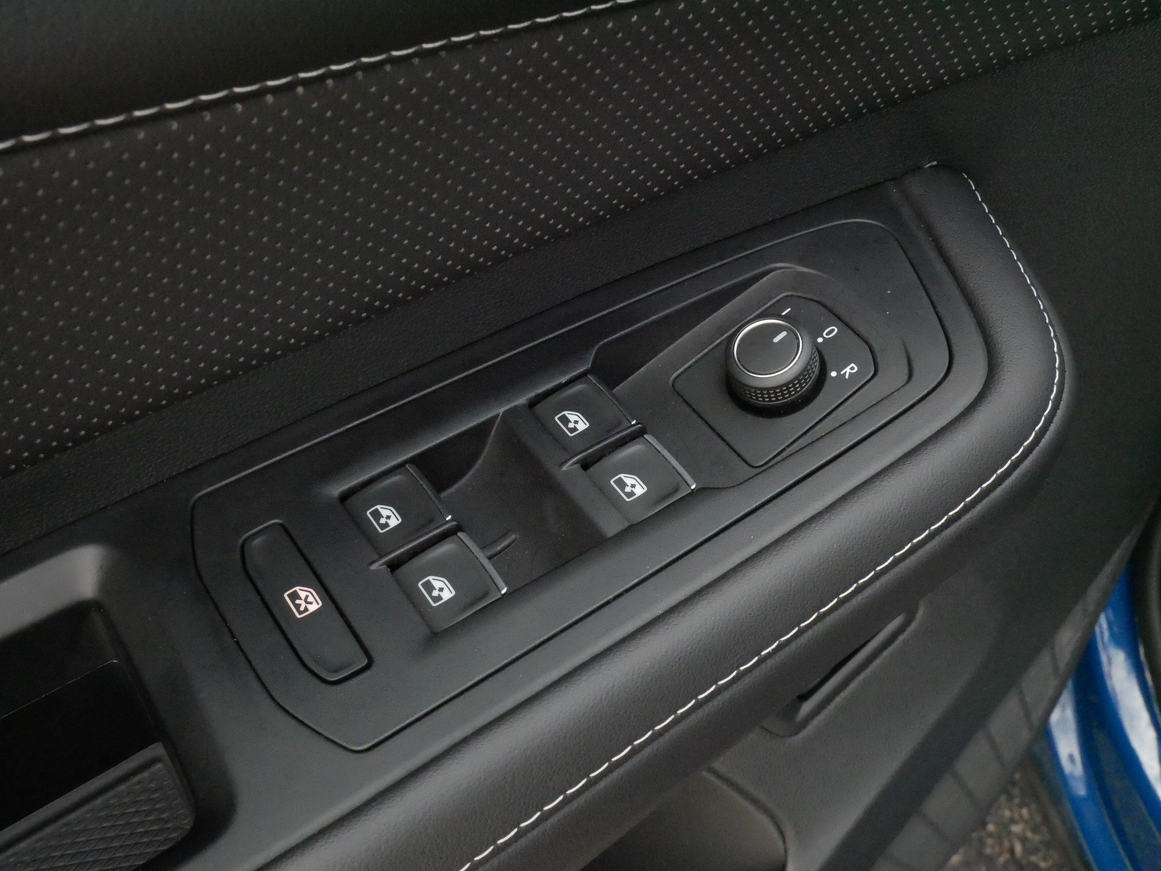 Certified 2025 Volkswagen Atlas SEL AWD/4WD image 19