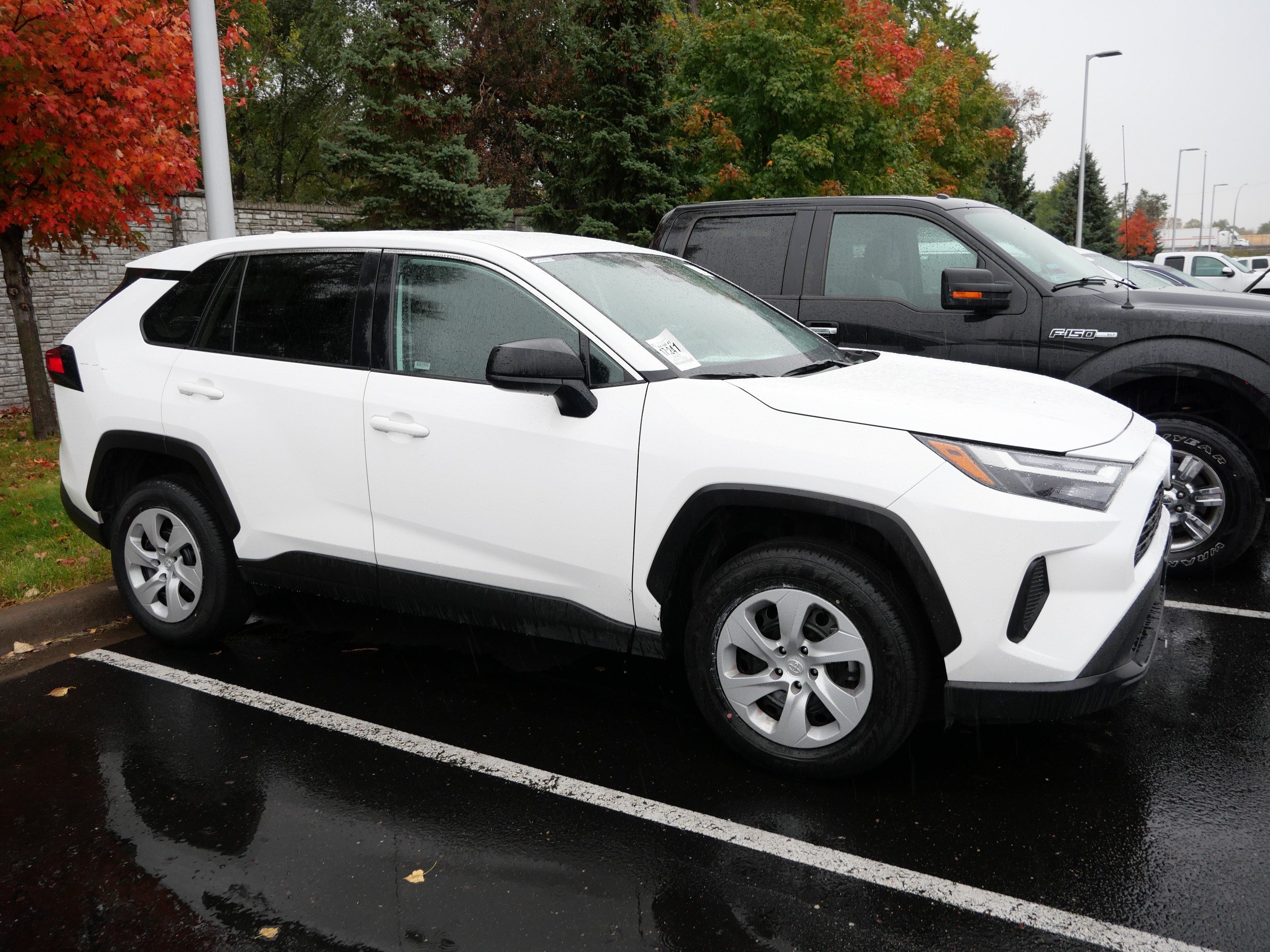Certified 2025 Toyota RAV4 LE AWD/4WD image 7