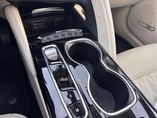 Used 2022 Buick Envision Avenir w/ Technology Package II image 32