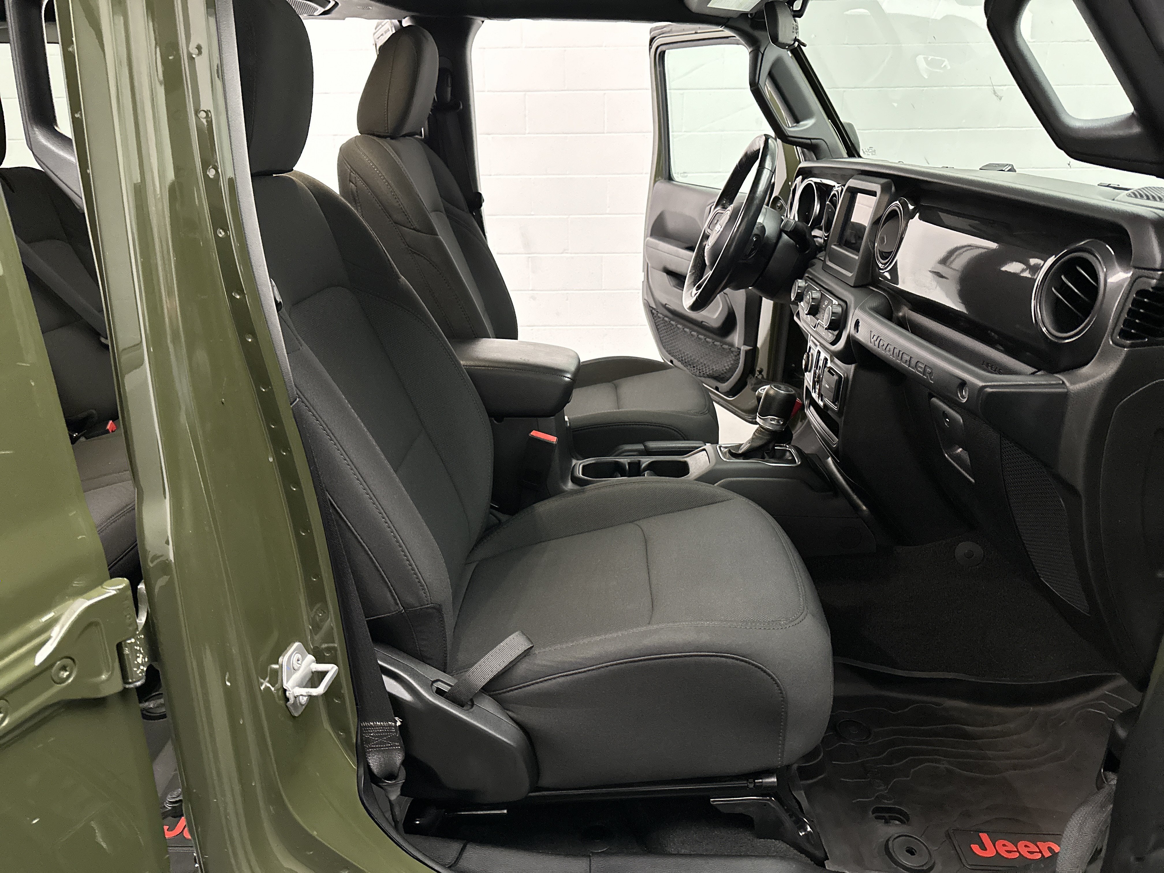 Used 2022 Jeep Wrangler Unlimited Sport AWD/4WD image 23