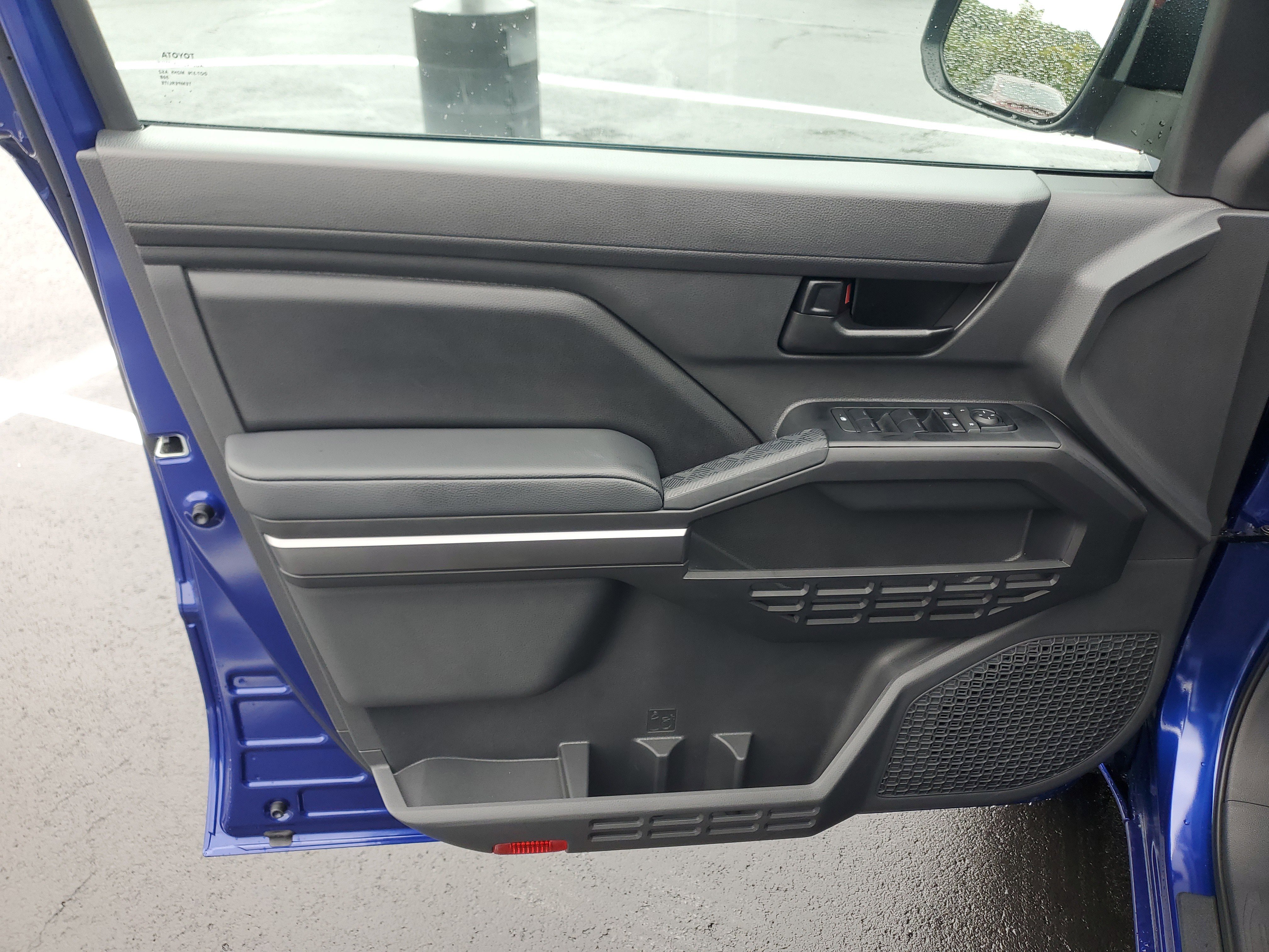 Used 2025 Toyota Tacoma SR5 image 18