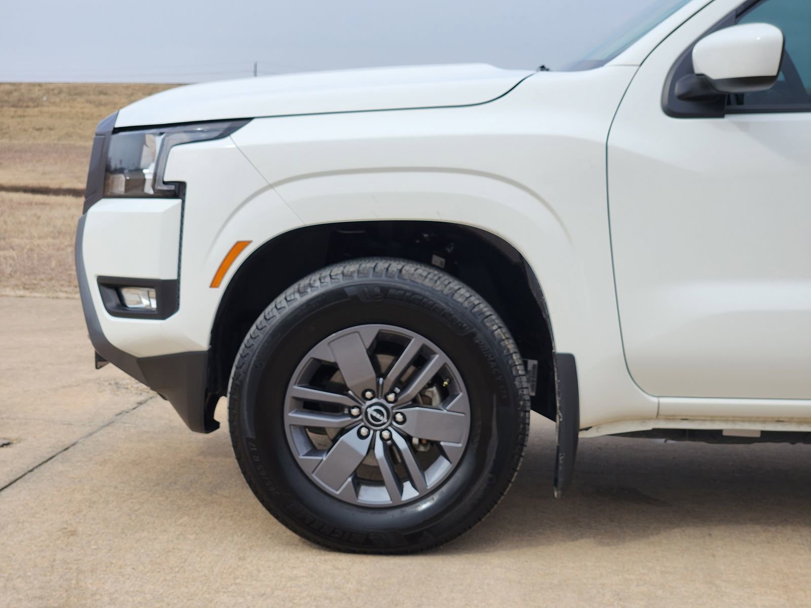 Used 2025 Nissan Frontier SV w/ SV Convenience Package image 13