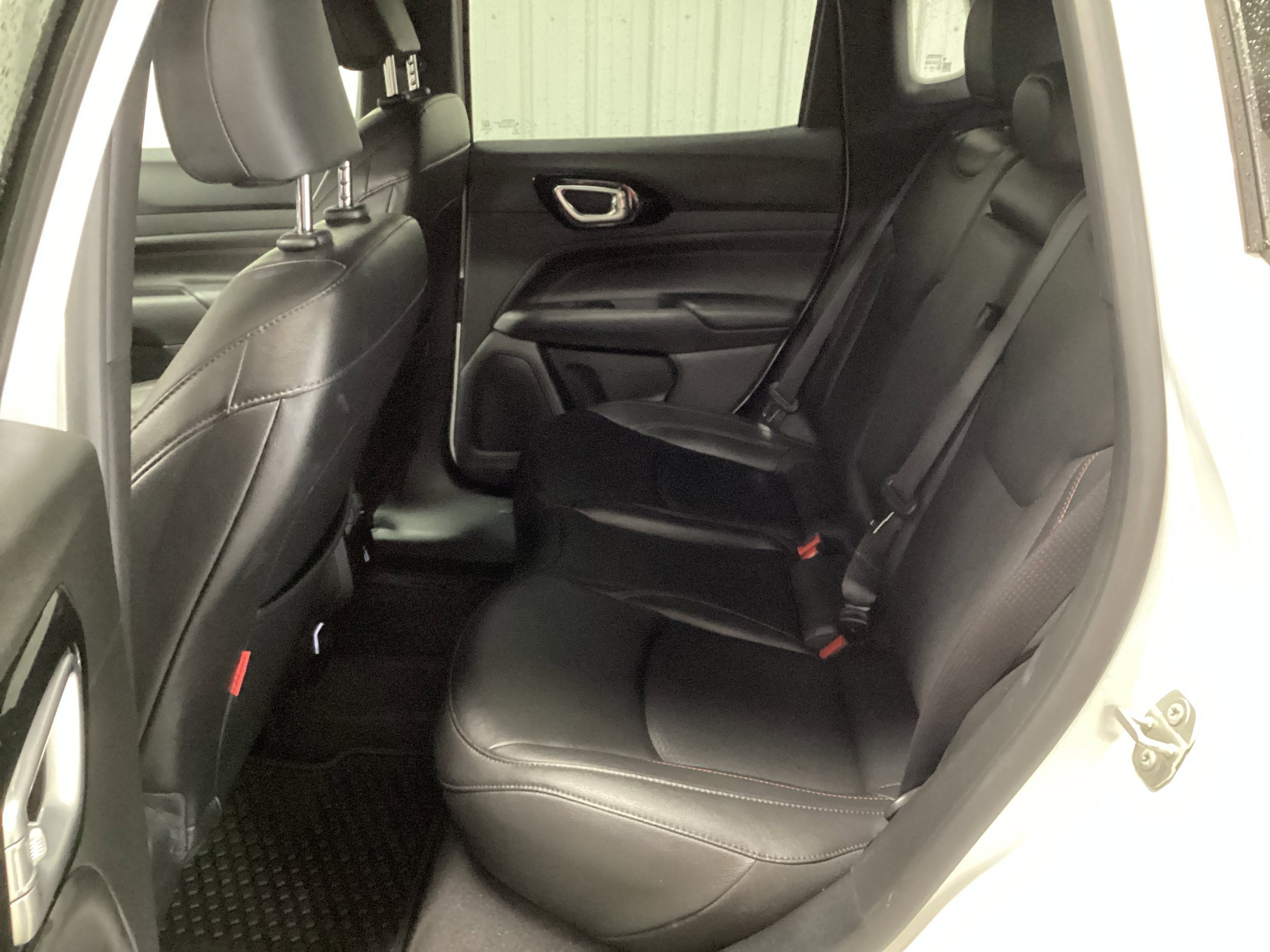 Used 2024 Jeep Compass Trailhawk w/ Trailhawk Convenience Group AWD/4WD image 31