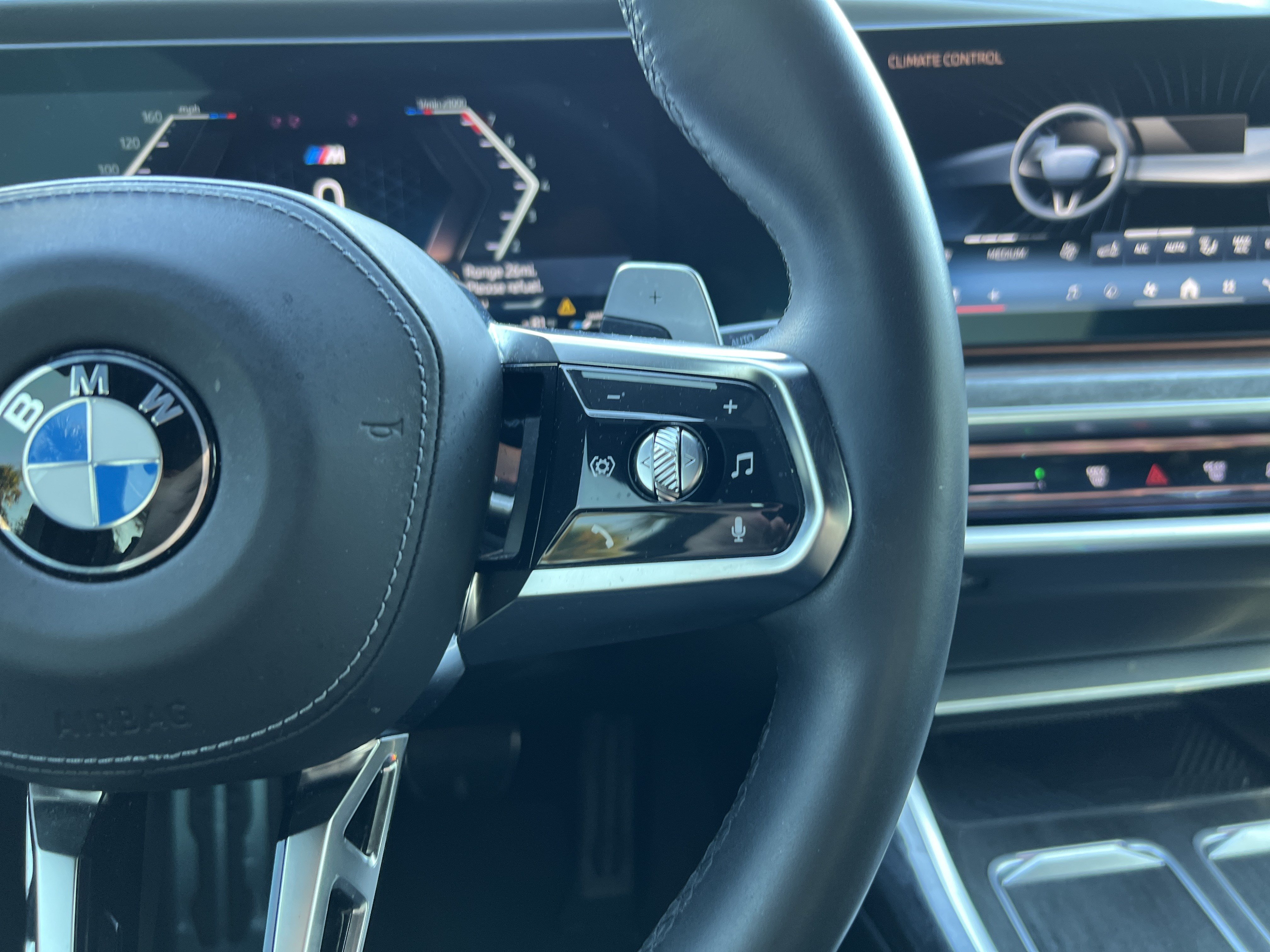 Certified 2024 BMW 740i xDrive AWD/4WD image 20