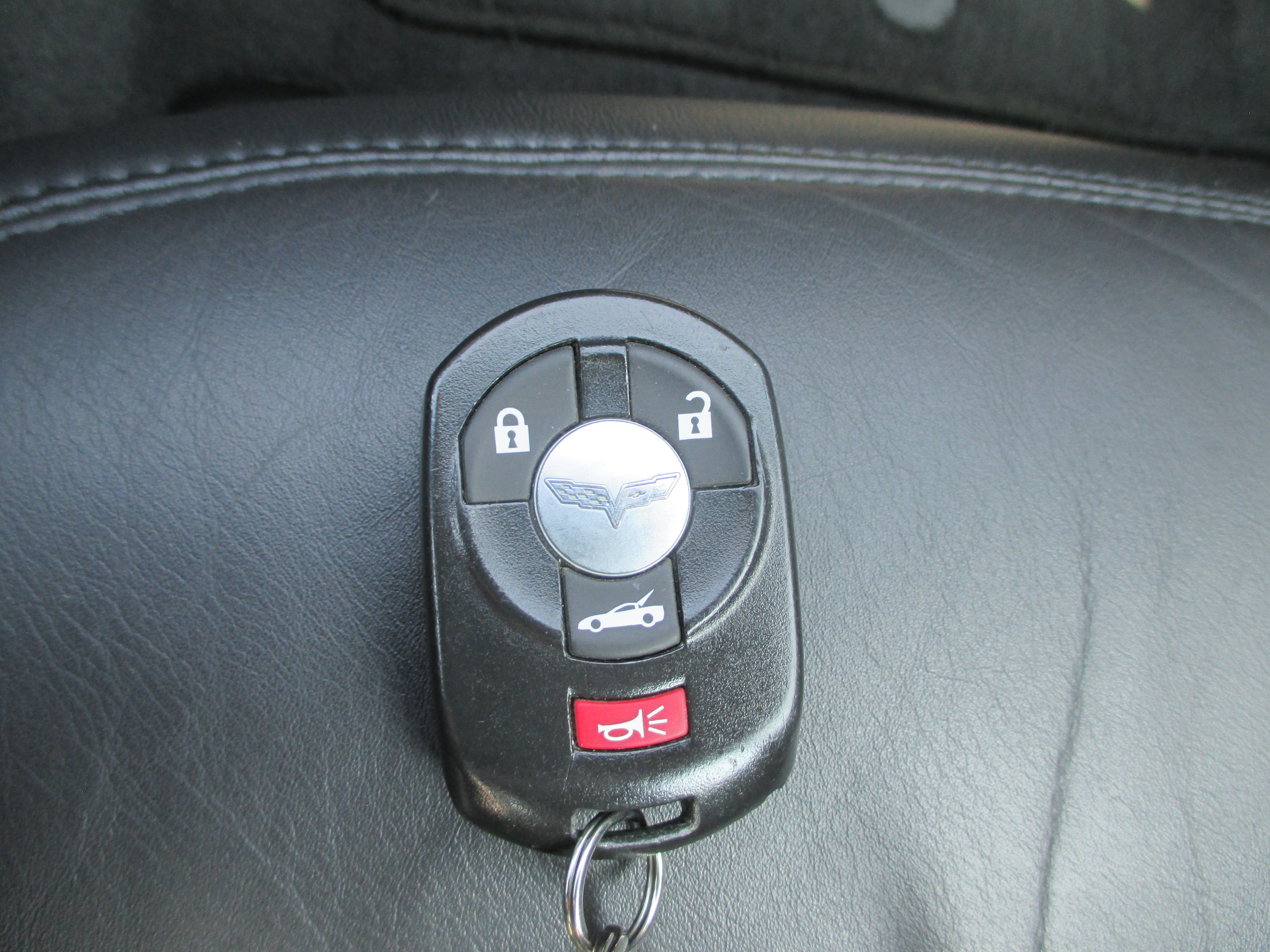 Used 2006 Chevrolet Corvette Coupe w/ Preferred Equipment Group RWD image 21