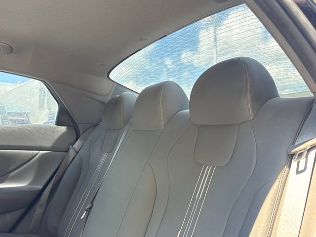 Used 2022 Hyundai Elantra SEL w/ Convenience Package FWD image 11