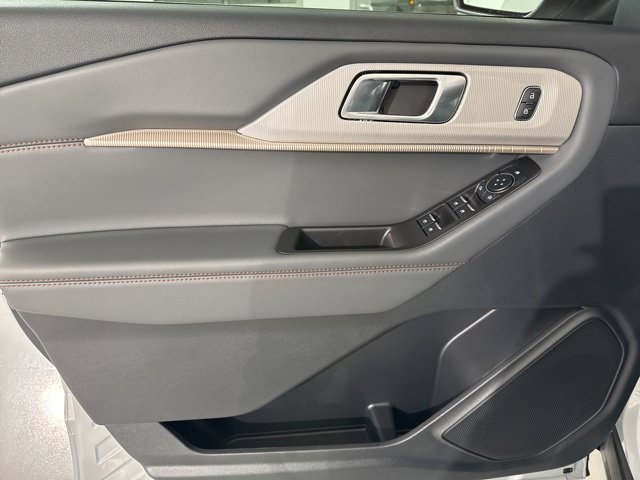 New 2026 Ford Explorer Active w/ Active Comfort Package RWD image 19