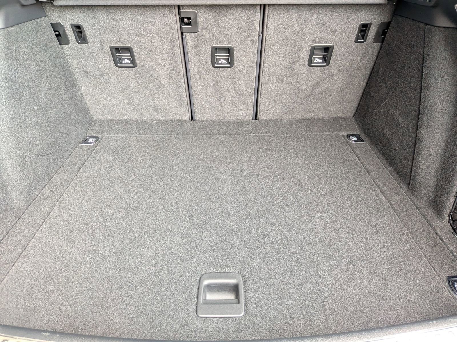 Certified 2025 Porsche Macan image 23