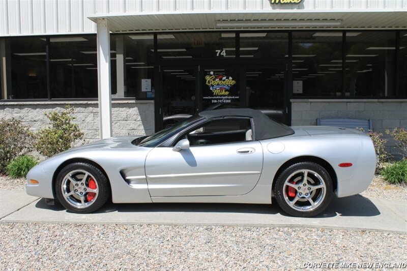 Used 2002 Chevrolet Corvette Coupe w/ Preferred Equipment Group2 RWD image 5