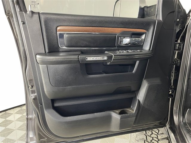 Used 2016 RAM 2500 Laramie w/ Convenience Group image 16