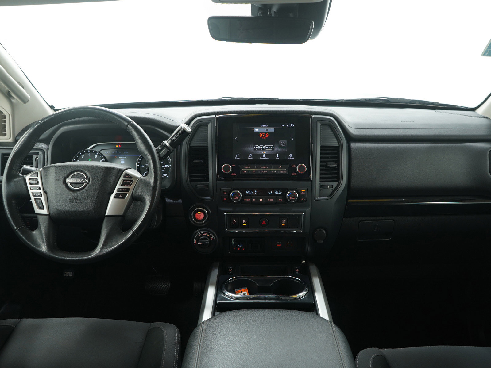Used 2024 Nissan Titan SV w/ SV Convenience Package image 18