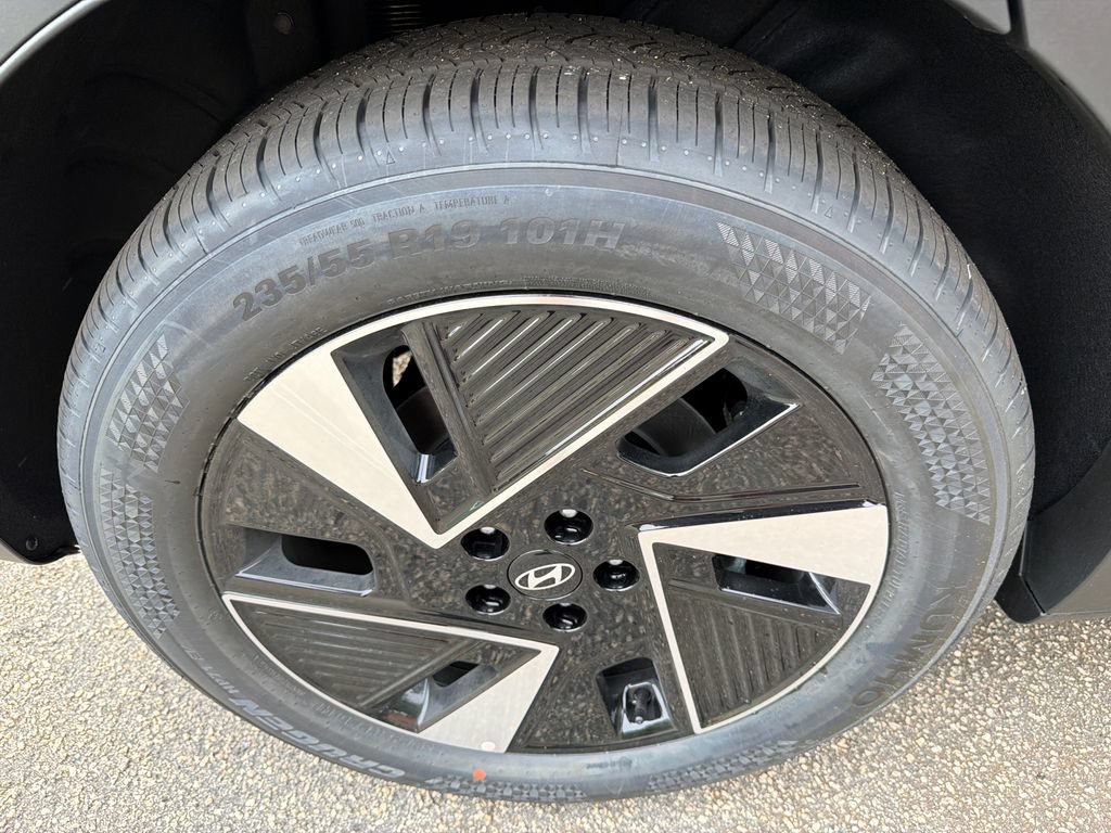 New 2026 Hyundai Ioniq 5 SE RWD image 17