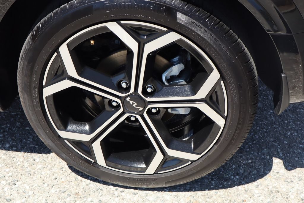 Used 2025 Kia Niro EX Touring FWD image 13
