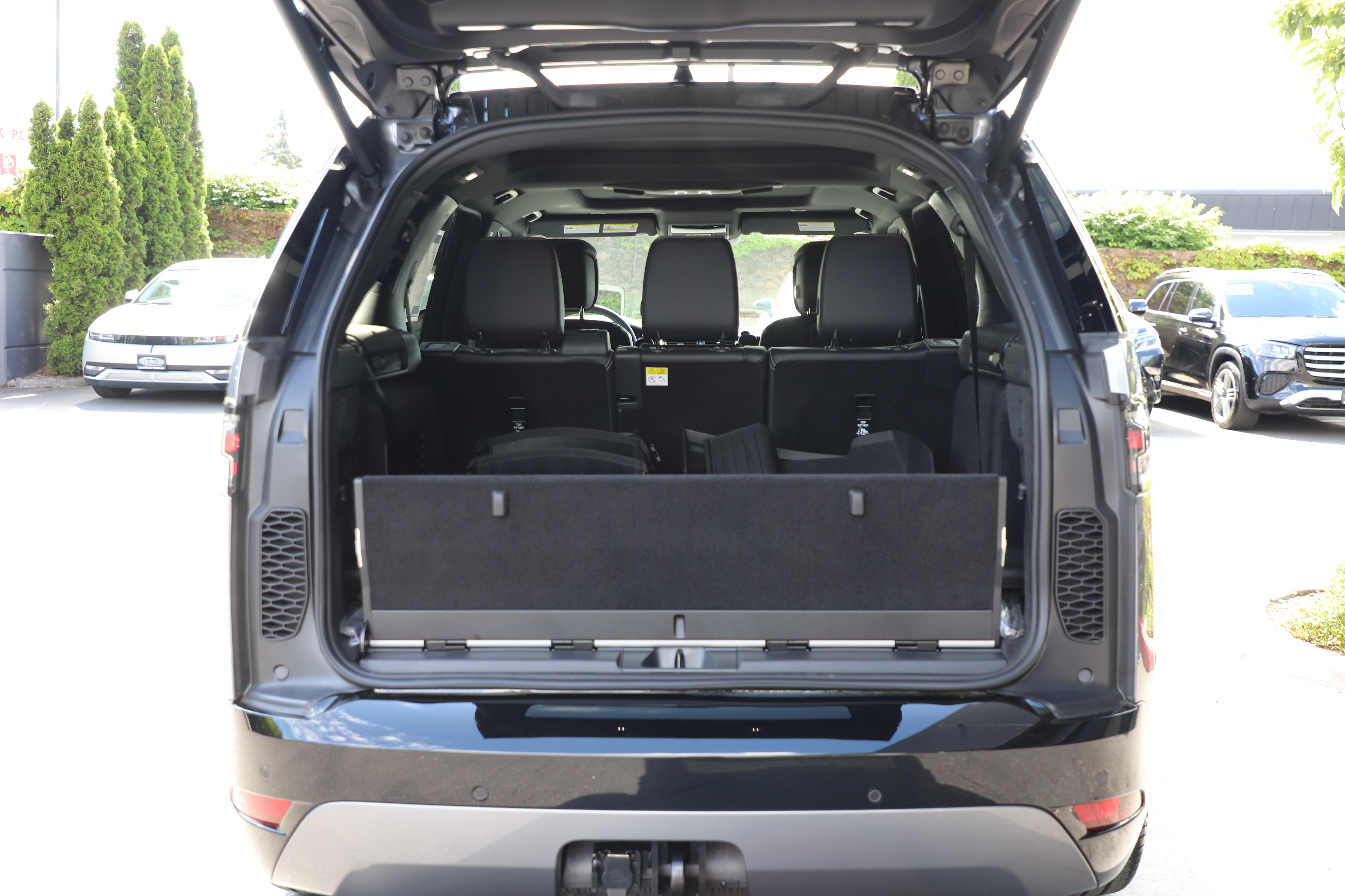 New 2026 Land Rover Discovery Dynamic SE AWD/4WD image 16