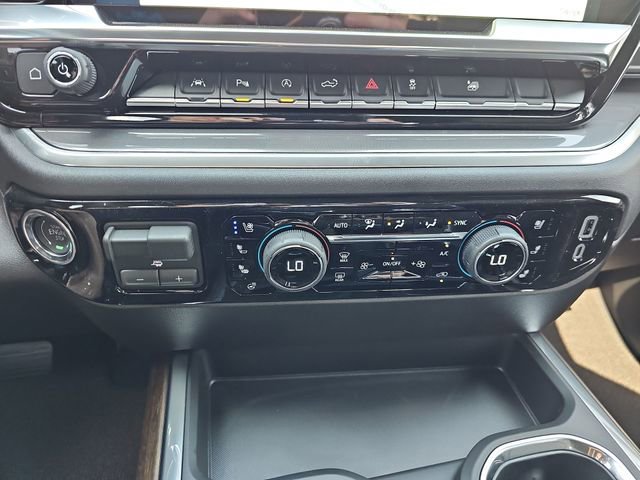 New 2026 Chevrolet Silverado 1500 High Country w/ Technology Package AWD/4WD image 18