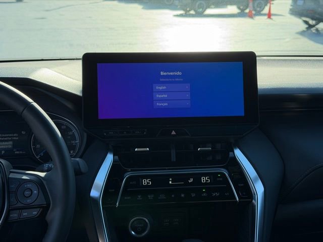 Used 2023 Toyota Venza XLE image 15